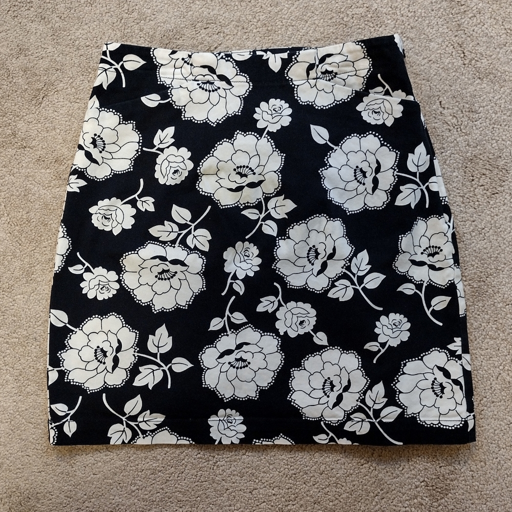 Black Floral LOFT Mini Pencil Skirt Size 2
